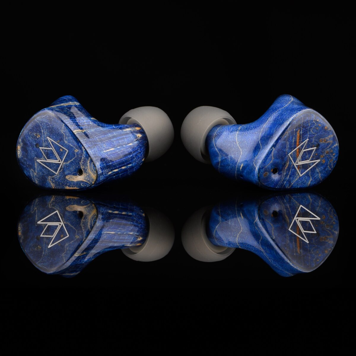 FTRHK-13116352-FEAT1-zoom.png