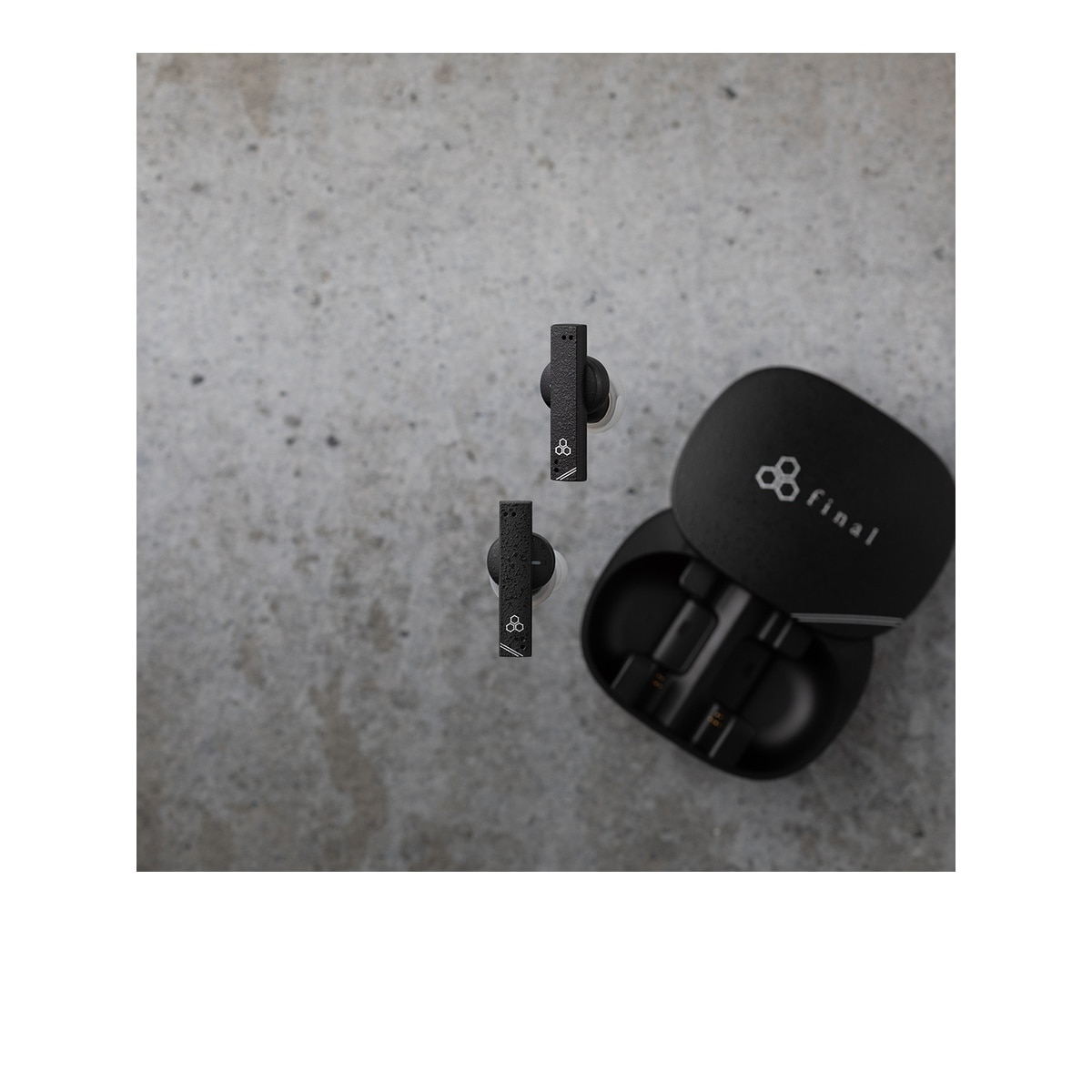 FTRHK-13170711-FRONT-zoom