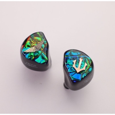 Empire Ears Triton 耳机