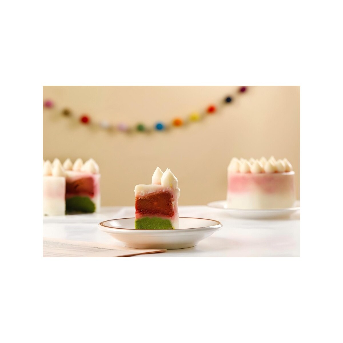 FTRHK-13489079-FRONT-zoom