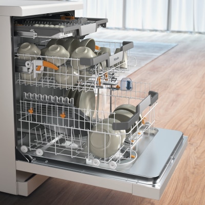 FTRHK-13540508-FEAT1-thumbnail