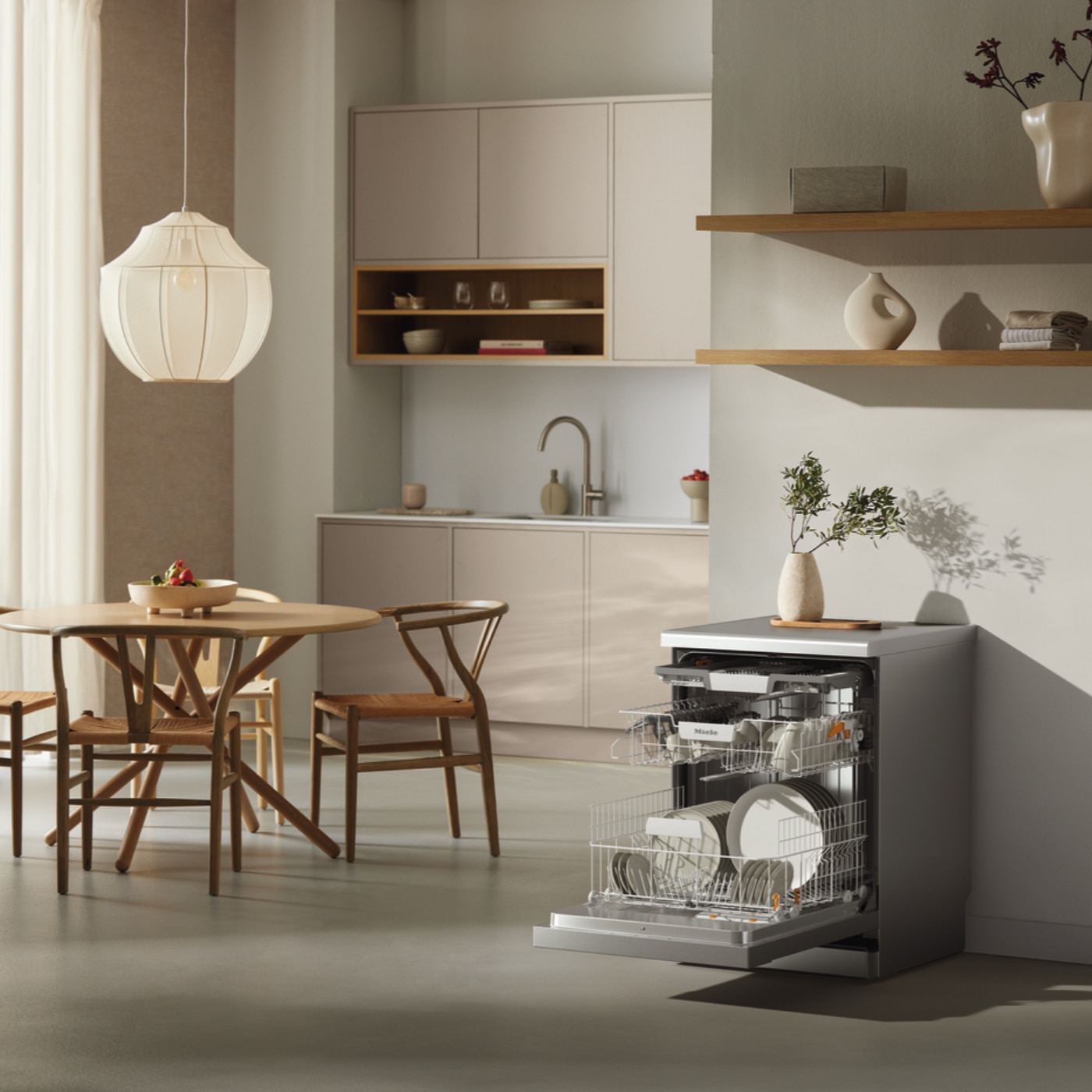 FTRHK-13936473-FEAT1-zoom