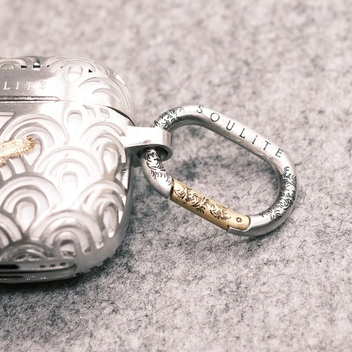 AirPods Pro Case 【EAGLE VIBES GOLD】｜SOULITE JAPAN（ソウライト