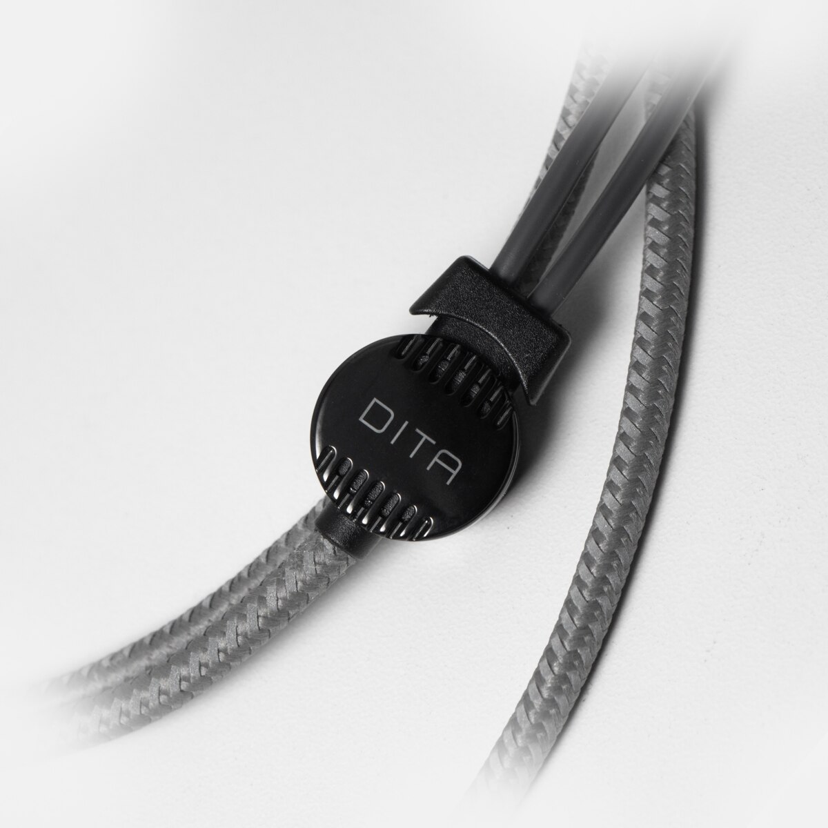 FTRHK-14039985-BACK-zoom