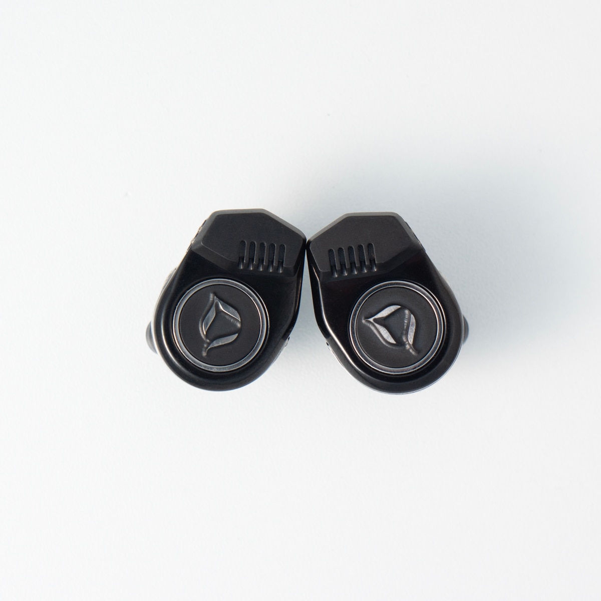 FTRHK-14039985-SIDE-zoom