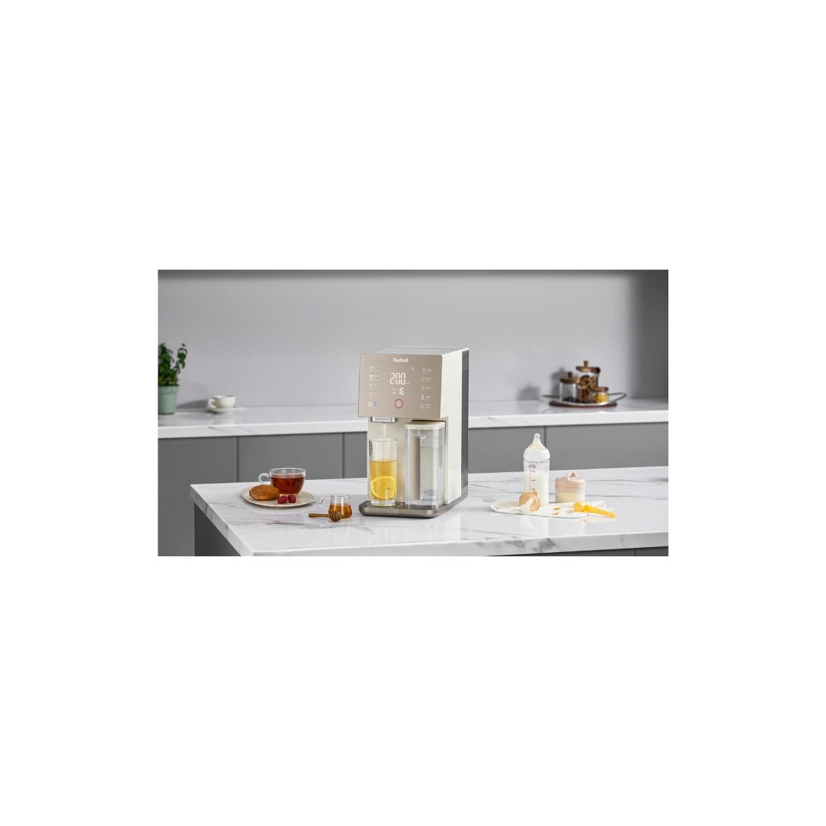 FTRHK-14043159-SIDE-zoom