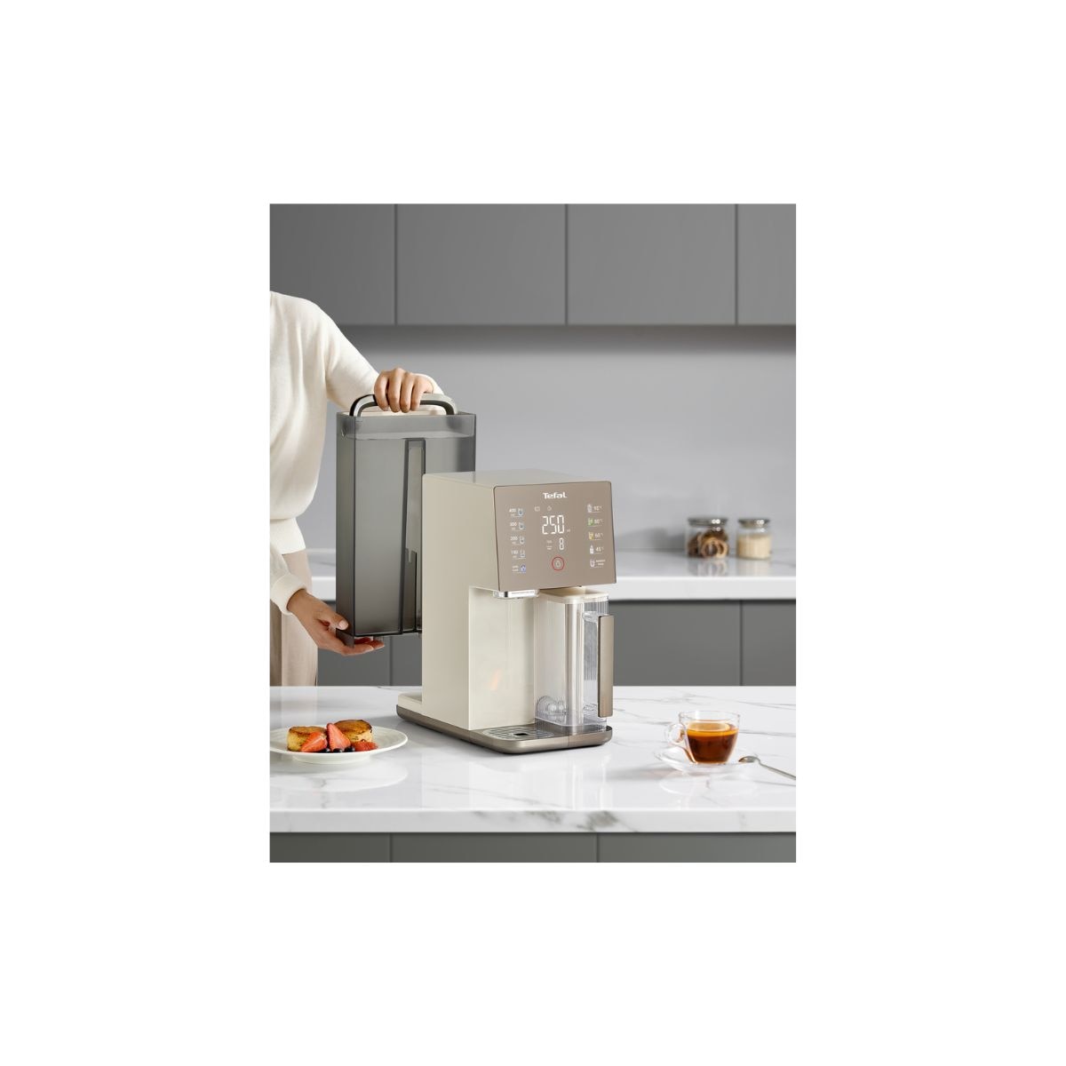 FTRHK-14043159-TOP-zoom