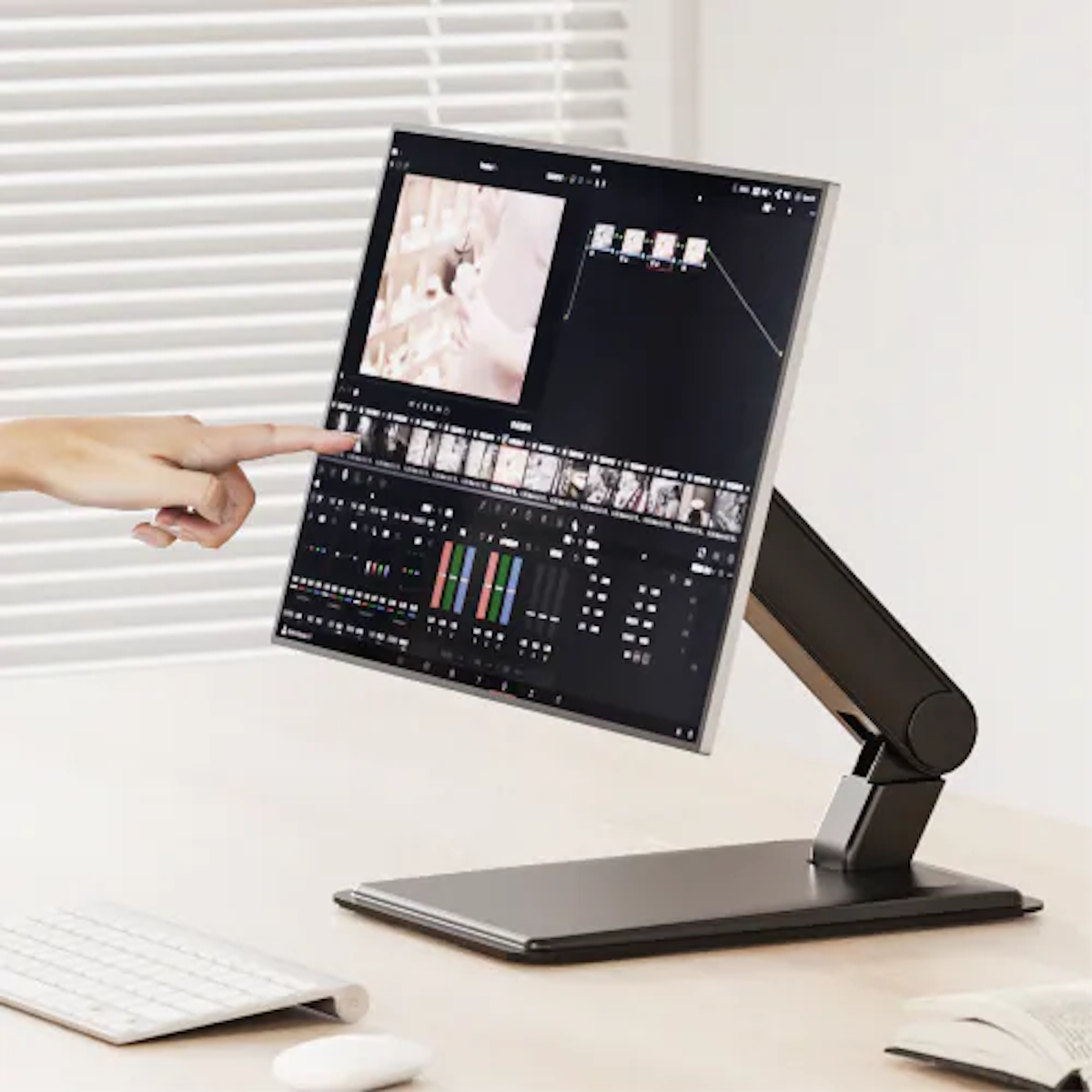 FTRHK-14043677-SIDE-zoom