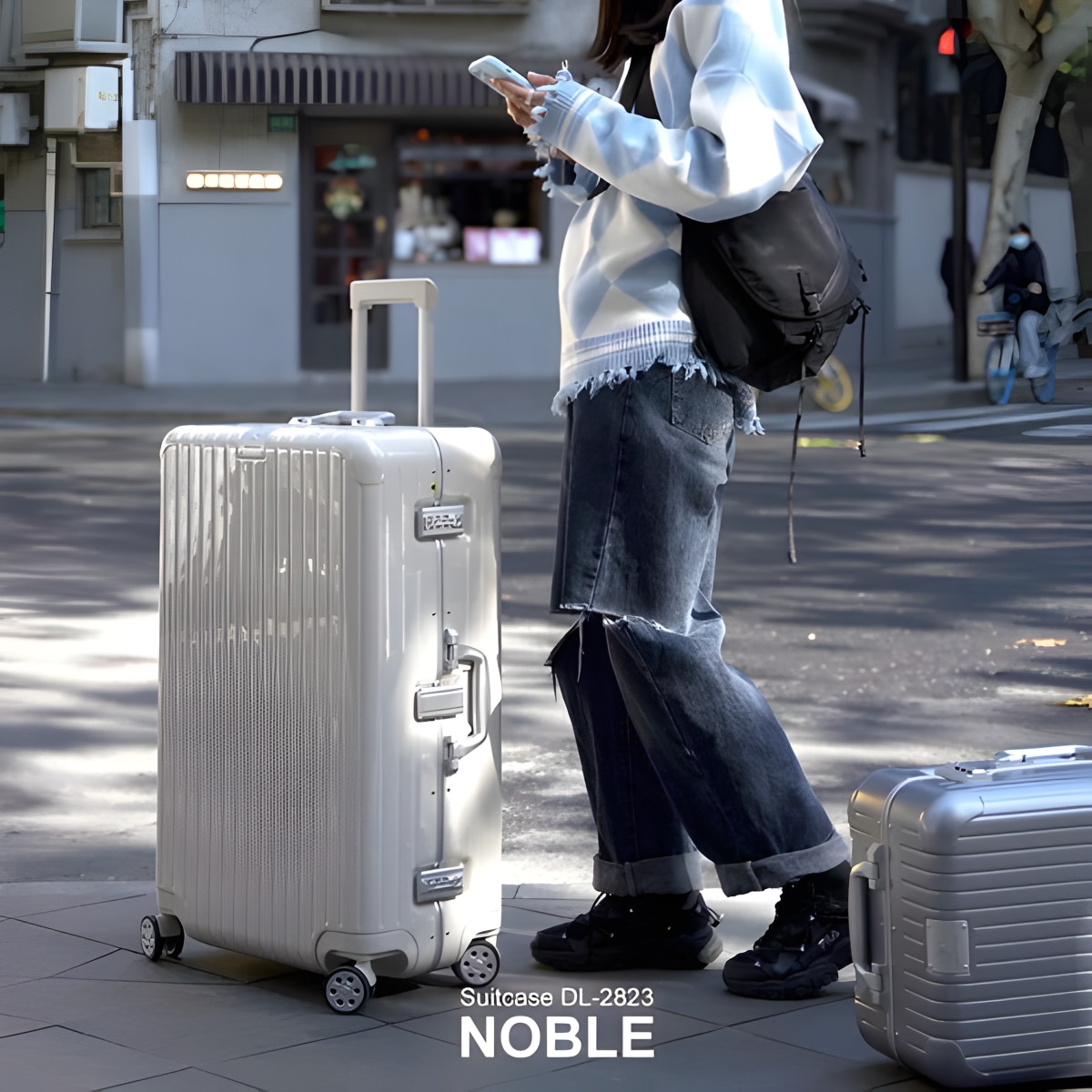 FTRHK-14057454-BACK-zoom