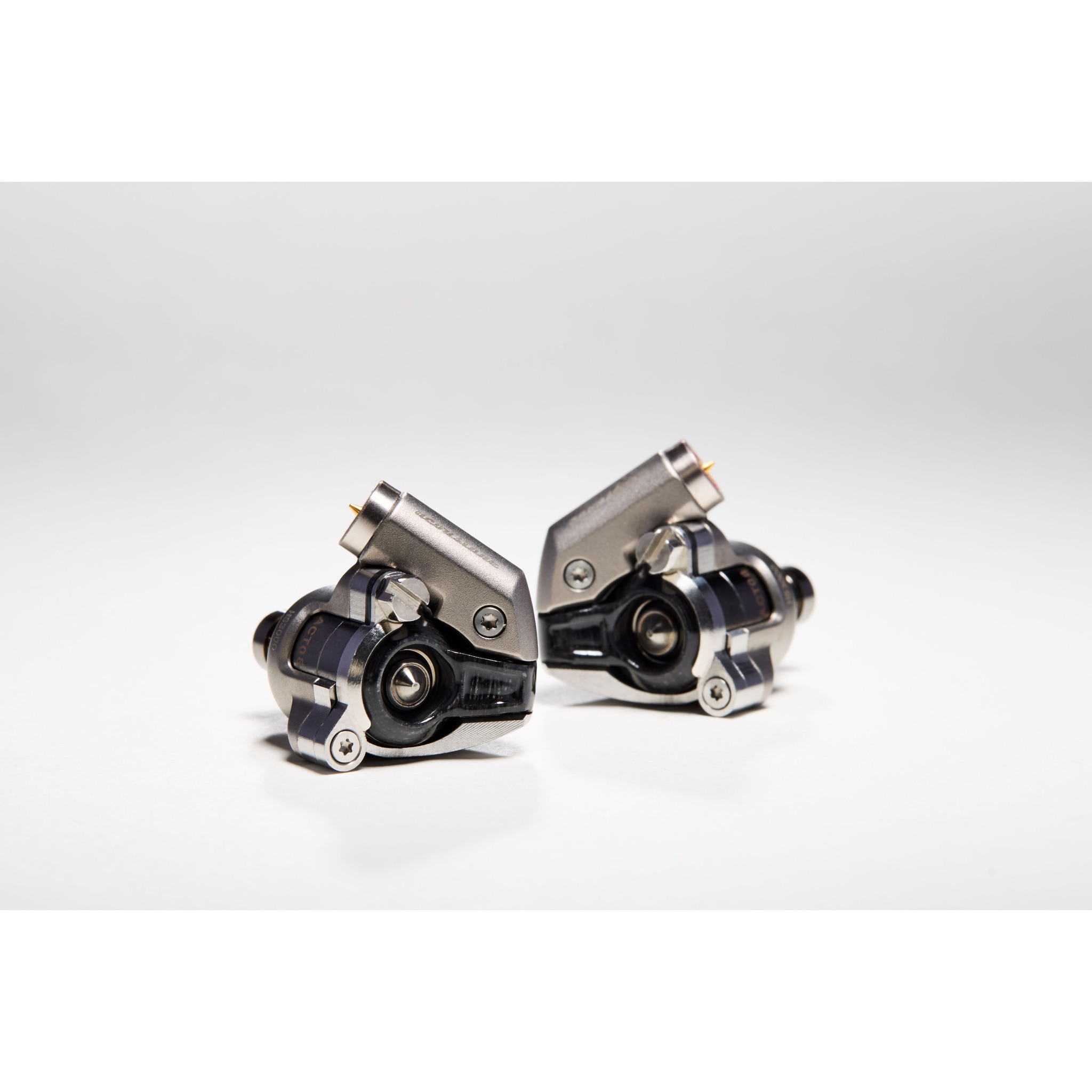 FTRHK-14062421-SIDE-zoom