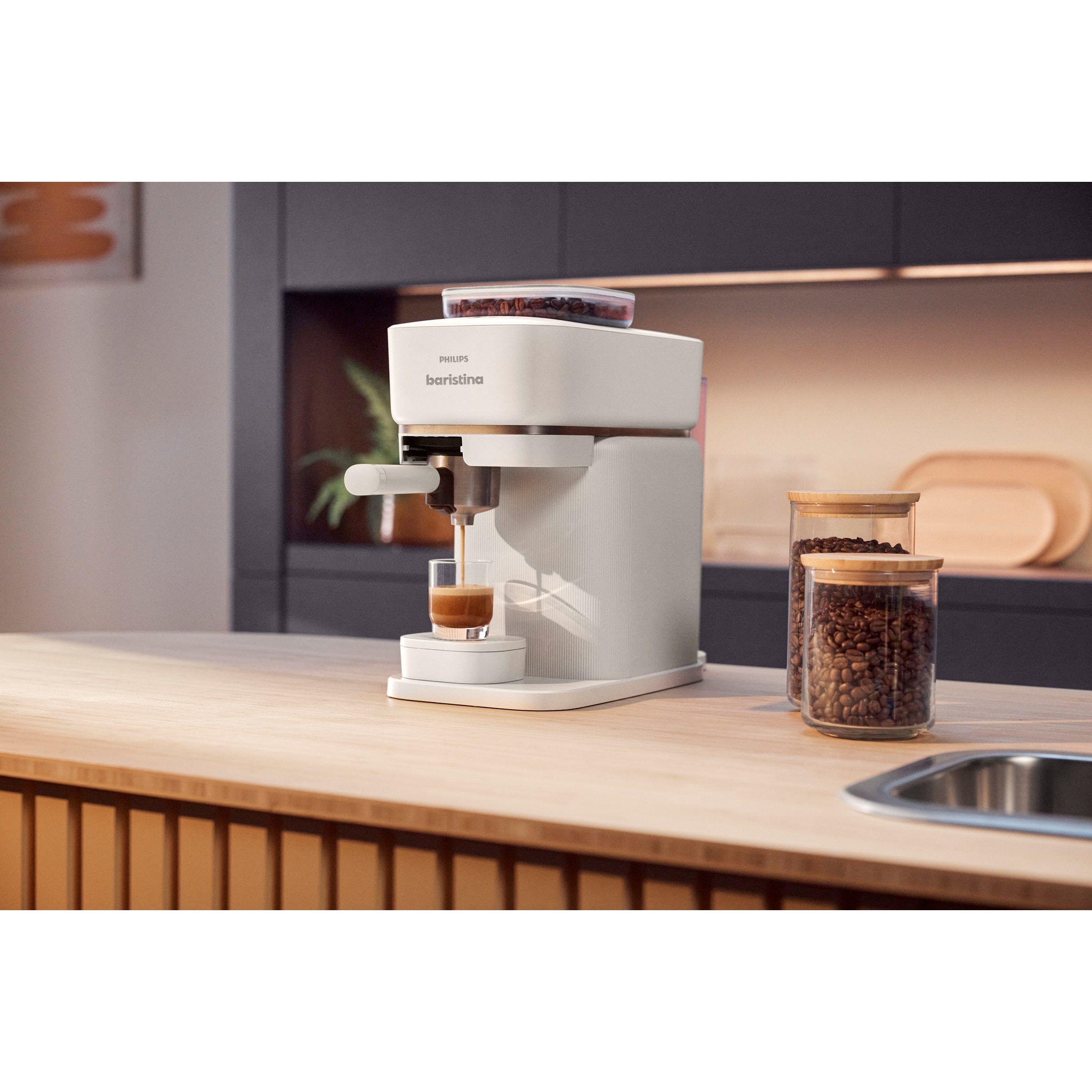 FTRHK-14079522-FEAT2-zoom