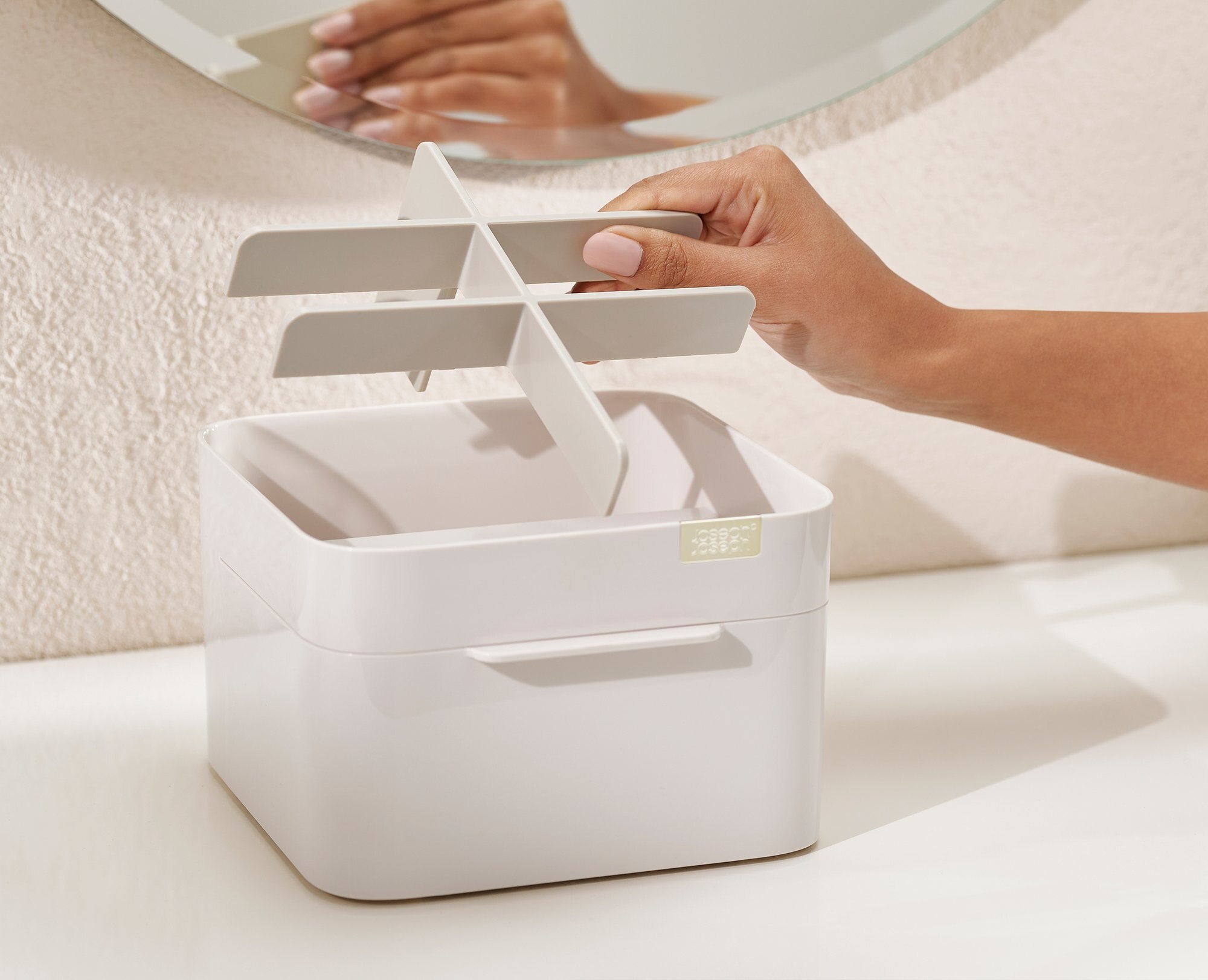 JJ Viva Cosmetic Organiser Shell 75004 IU2 2000x aSOelcCu zoom image