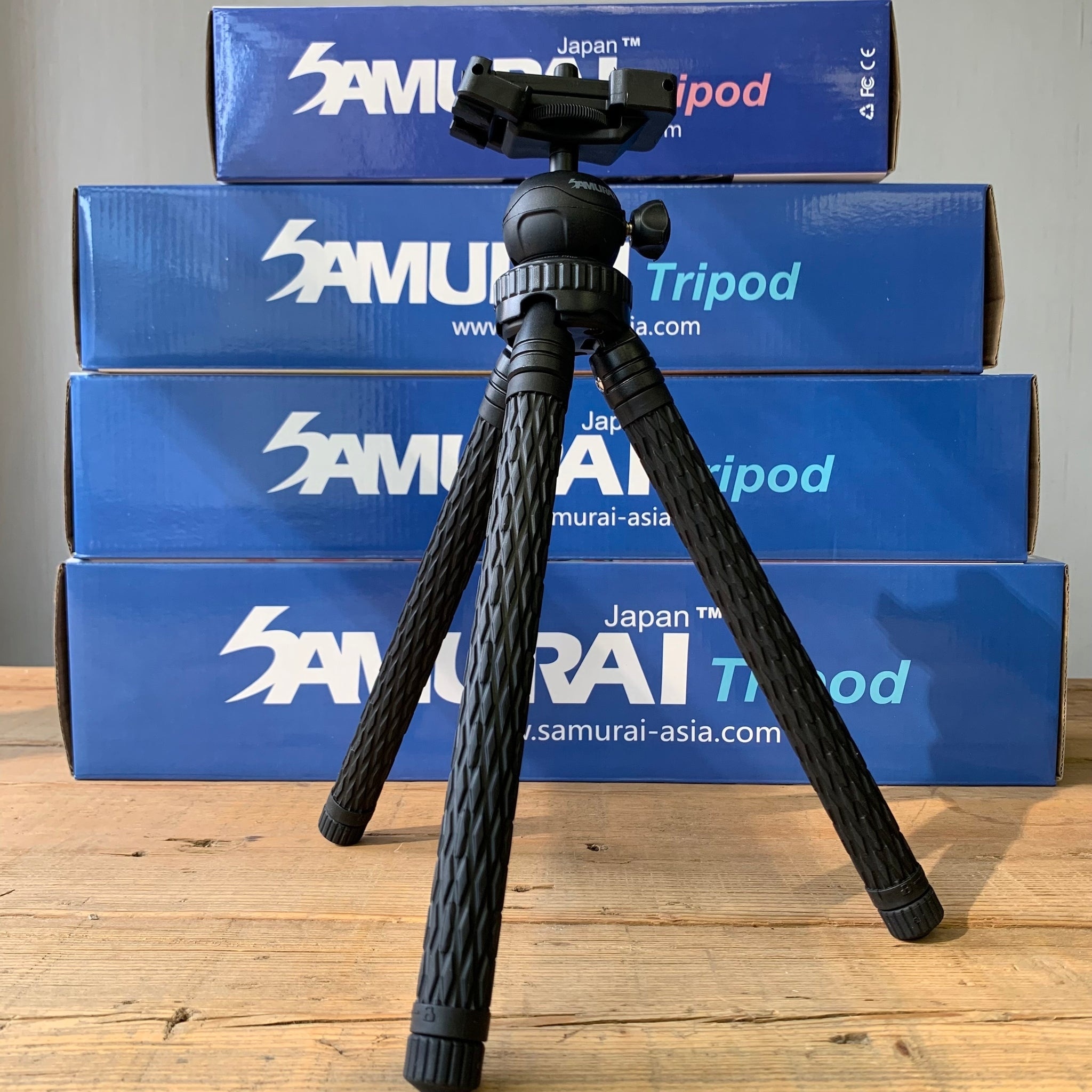 Samurai-X-Freestyle-Plus-Vlogger-Tripod-02-QTBzPSeu-zoom